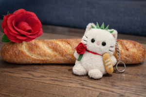 여성의 날 상징 '빵과 장미' 든 캐릭터 '신냥이' 입양하세요 - 뉴스 썸네일 이미지