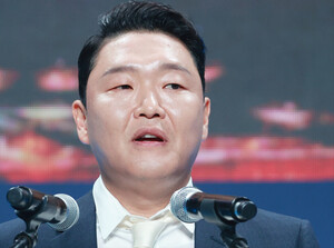 경찰, '약물 비대면 처방·대리수령' 싸이 등 6명 불구속 송치 - 뉴스 썸네일 이미지