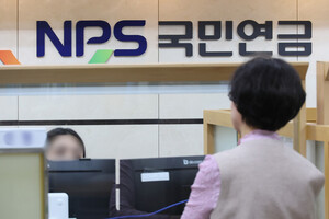 여성 국민연금 수령액, 남성의 절반 수준…“구조적 불평등 응축 결과”